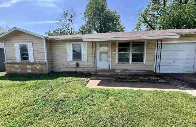 1206 BISHOP ROAD - 1206 Bishop Road, Burkburnett, TX 76354