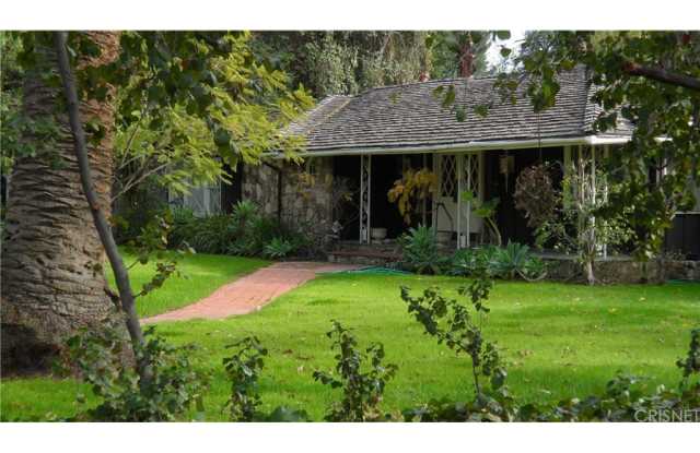 13858 Chandler Boulevard - 13858 Chandler Boulevard, Los Angeles, CA 91401