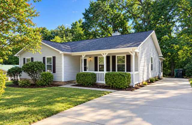 Beautiful Ranch Home on a Corner Lot! Gallery 1