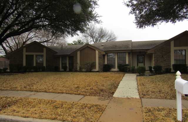 2204 Woodburn Corners Gallery 2