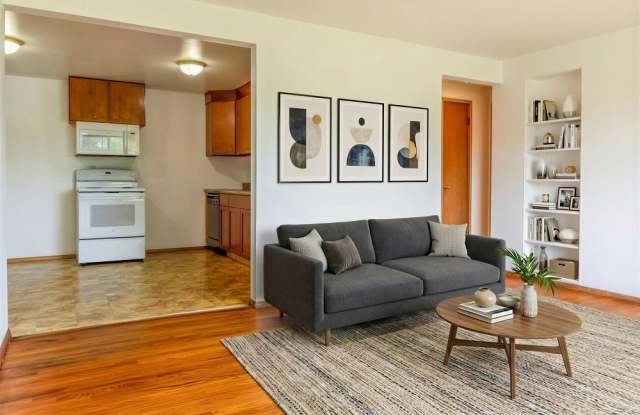 1401 Trailsway Gallery 1