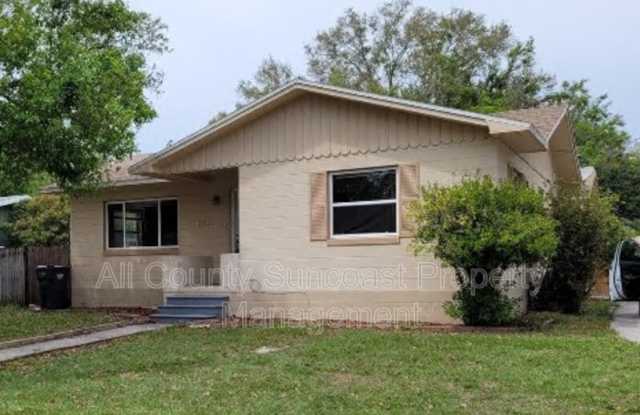 2621 40th Ave N photos photos