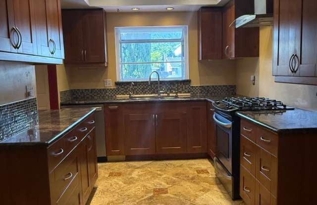 Single Family Home, 4 Bedroom 2 Bath Home on Corner Lot photos photos