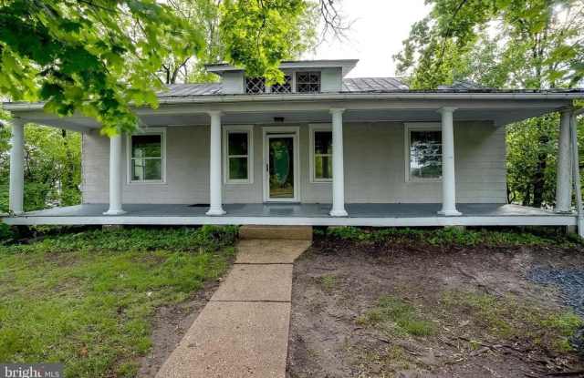 422 LUMBERTON ROAD photos photos