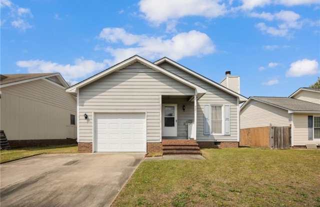 3 Bedroom 2 Bathroom Home Available NOW in Fayetteville! Gallery 1