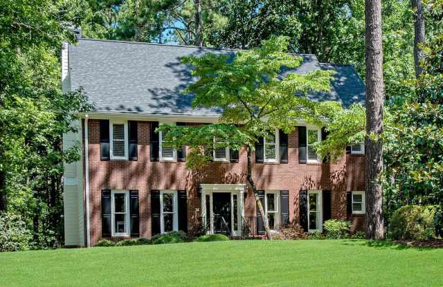 BEAUTIFUL 2-LEVEL COLONIAL-STYLE HOME IN PRESTINE CONDITION IN ALPHARETTA IS READY FOR IMMEDIATE MOVE IN OFFERING 24 MO LEASE - 3460 Goldenrod Drive, Alpharetta, GA 30005