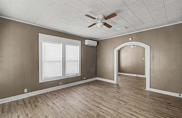 109 Dallas Avenue Gallery 3