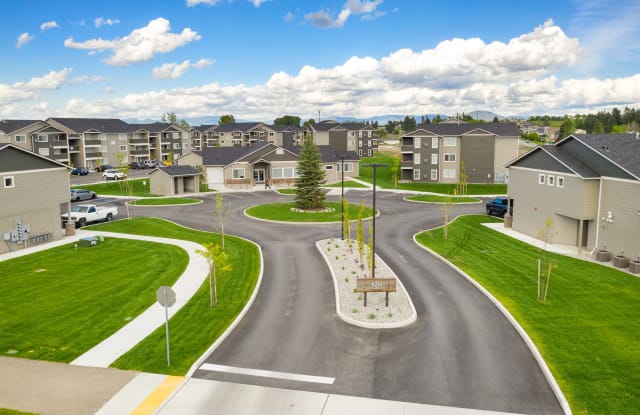 Crown Pointe Apartments Gallery 2