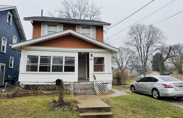 1828 Ohio Ave Ne - 1828 Ohio Avenue Northeast, Canton, OH 44705