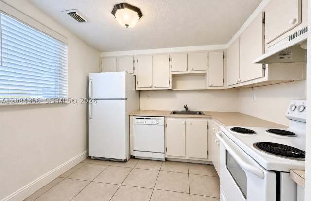 13707 Kendale Lakes Cir Gallery 4