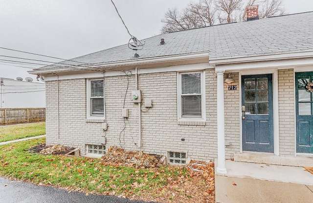 5219 North COLLEGE Avenue Gallery 4