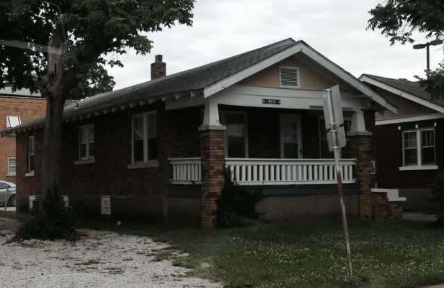 3 bed, 1 bath house just steps from Missouri State University photos photos
