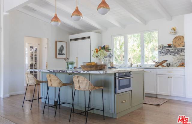 3240 Tilden Avenue photos photos