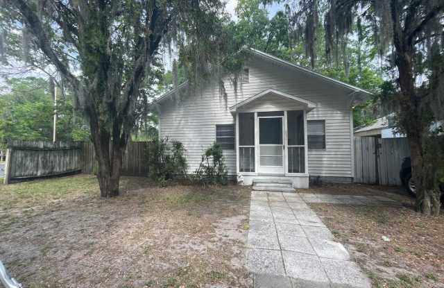 Discover this charming, fully renovated home located in the heart of Downtown Gainesville—just a short walk to the University of Florida, Innovation Square, and Bo Diddley Plaza. photos photos