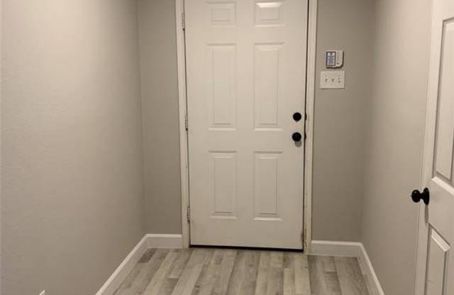 1600 Forest Oaks Way Gallery 2
