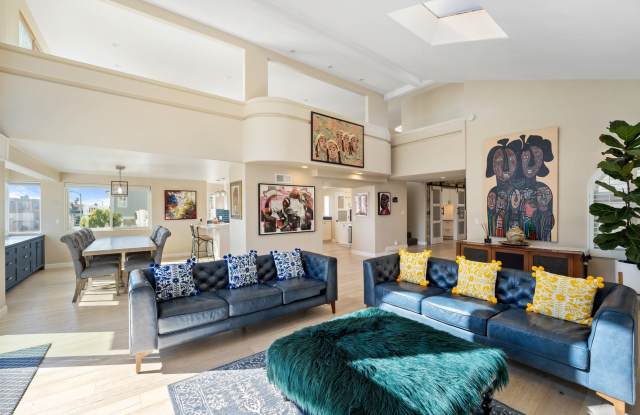 Art Lovers Home | 3 Bed + 2.5 Bath Beach Home | Oxnard - 4821 Shoreline Way, Oxnard, CA 93035