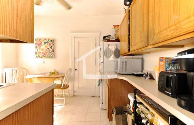 2Br/1Bth apartment! Great Location! Very spacious, lots of light! photos photos