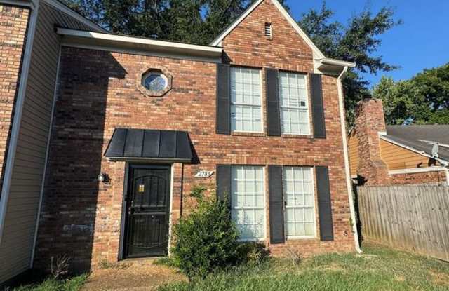2785 W Hickory Bluff Gallery 1