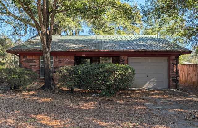 161 Benjamin St Crestview, FL 32536. MOVE IN SPECIAL: HALF OFF first full month of rent!!! photos photos