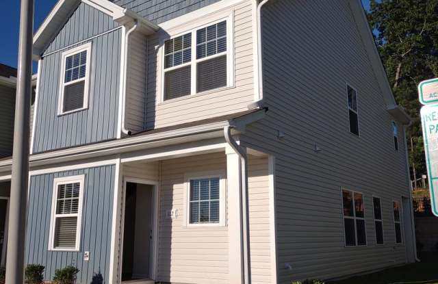 Townhome Located in Sanford- Minutes from Shopping, Dining, and Community Parks! Wont last long- Call Today! Gallery 1