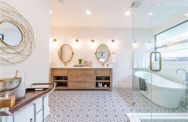 9423 Tarleton Street Gallery 3