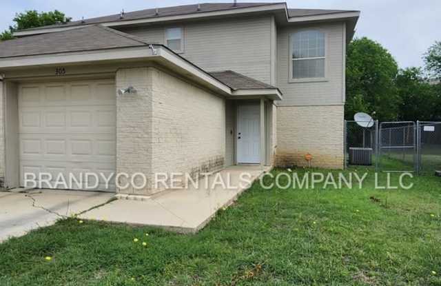 305 Deloris Dr photos photos
