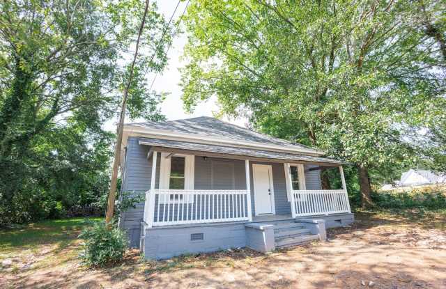 Move-in special: 218 East Tinsley - 4BR and 1 BATH Gallery 3