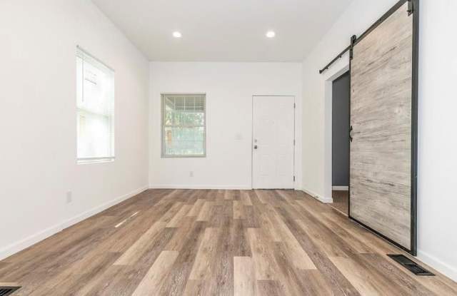 7937 Michigan Avenue Gallery 4