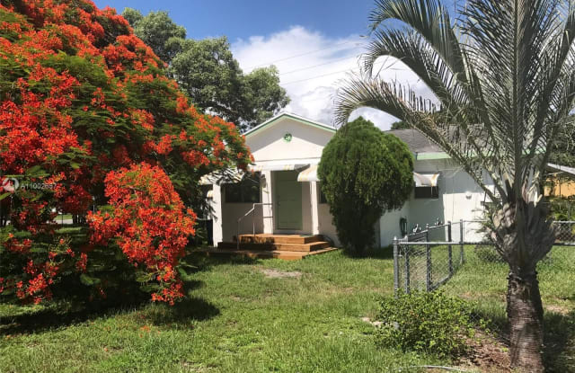 128 SW 5th St - 128 SW 5th St, Hallandale Beach, FL 33009