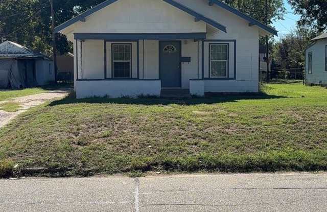 1511 W Elm Gallery 1