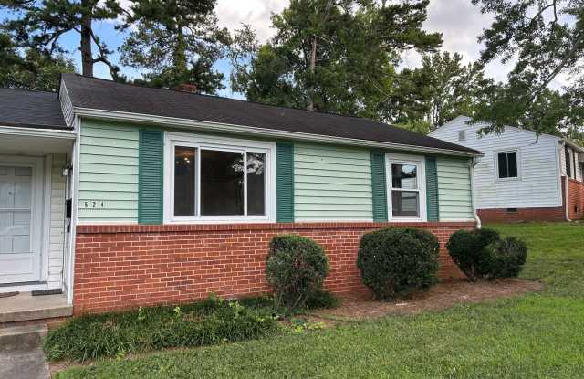 Updated 2 bedroom/ 1 bathroom condo located in a Sunset Hills community of Greensboro Gallery 3