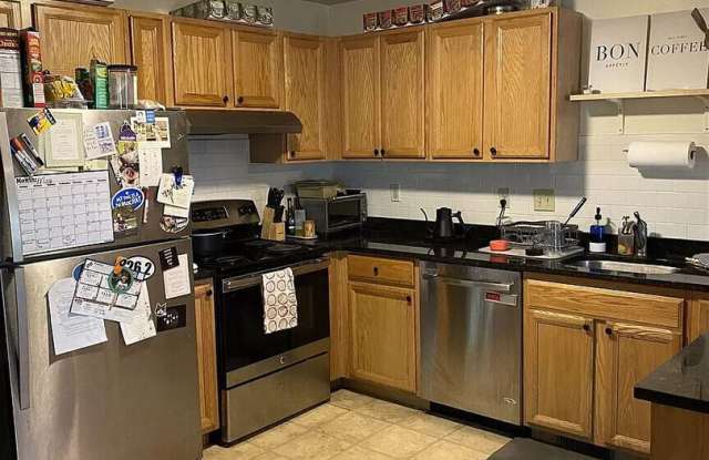 Modern Triplex Apartment with 1 Parking Included.  Conveniently Located.  NO FEE photos photos