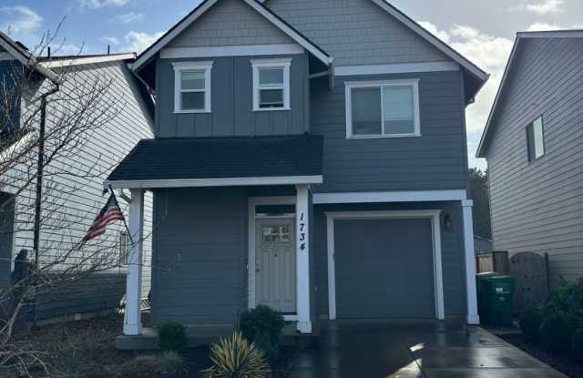 Newer 2 Story Home in Newberg - 1734 Darby Court, Newberg, OR 97132