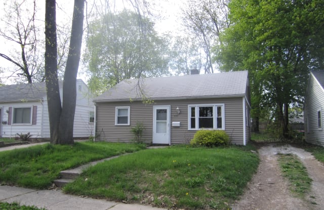 1212 Victor Ave - 1212 Victor Avenue, Lansing, MI 48910