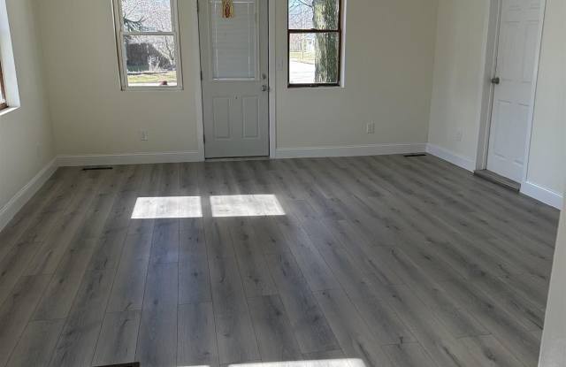 520 N Maple Gallery 2