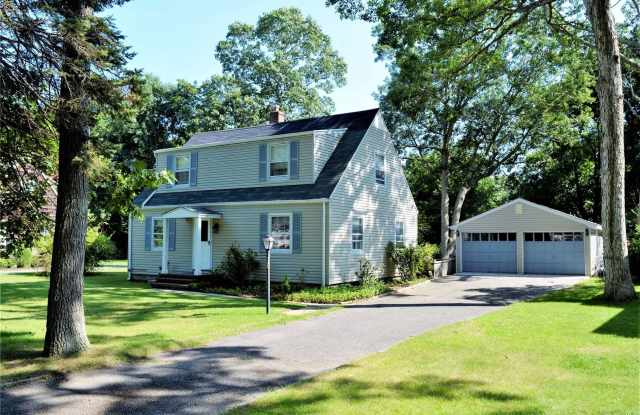 130 Grove Drive - 130 Grove Drive, Southold, NY 11971
