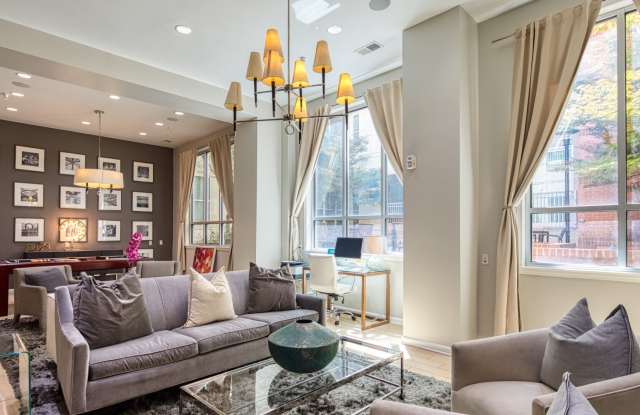 Metro on Granby Apartments Gallery 3