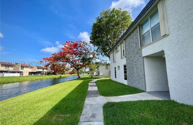 10385 N Kendall Dr photos photos