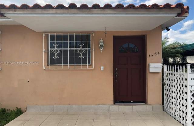 1434 SW 22nd Ave photos photos