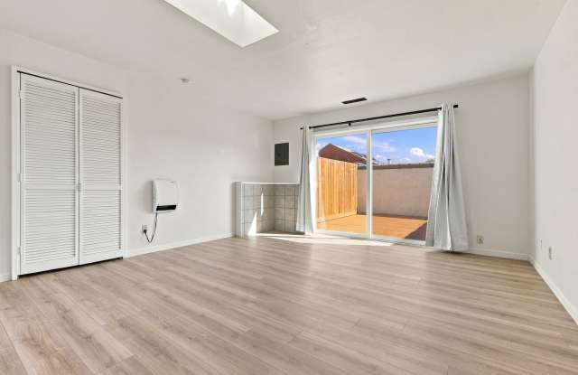 249 Arroyo Seco Gallery 2