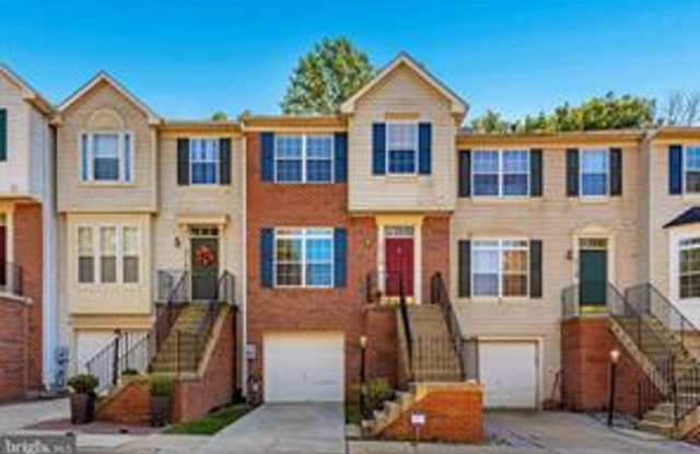 WELL MAINTAINED TOWNHOUSE WITH ONE CAR GARAGE, DECK, photos photos