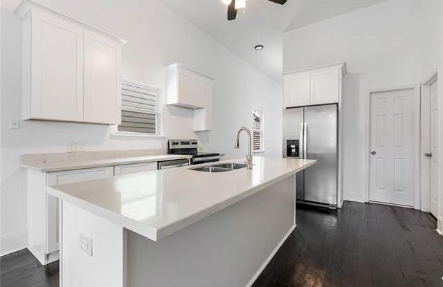 1339 TOURO Street Gallery 3