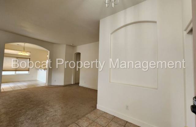 2932 Oxbow Dr Gallery 3