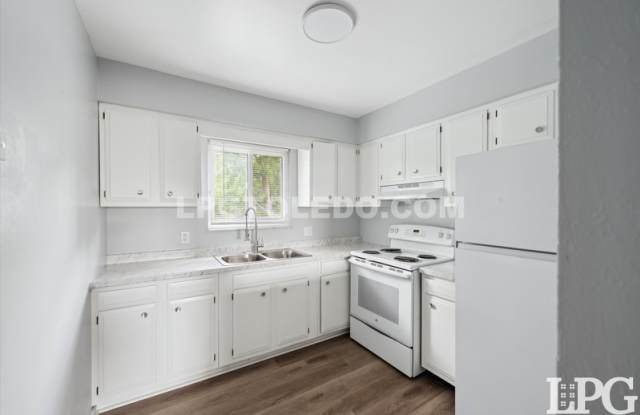 3330 Arlington Ave - 3330 Arlington Avenue, Toledo, OH 43614