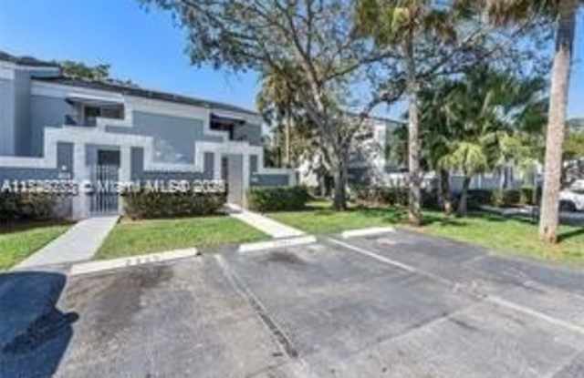 2326 SW 82nd Ter photos photos
