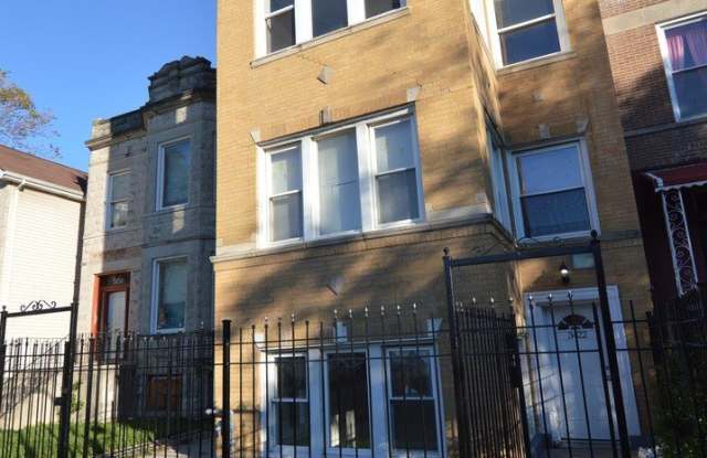 3422 W Grenshaw Street unit: 2 photos photos