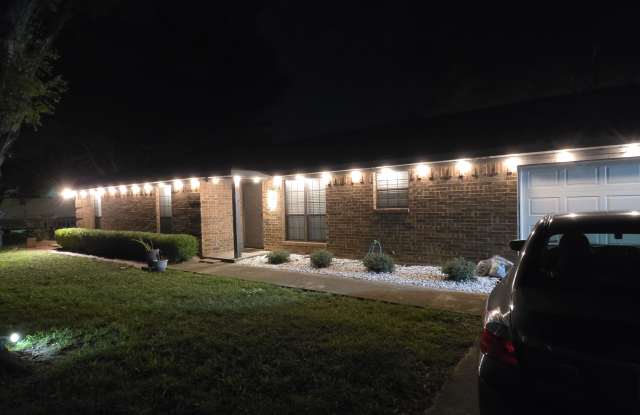 715 North Avenue East Gallery 1
