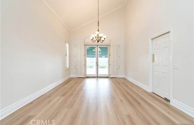 22201 Wayside Gallery 4
