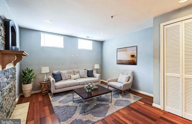 4929 FOOTE Street NE unit: 2 Gallery 3