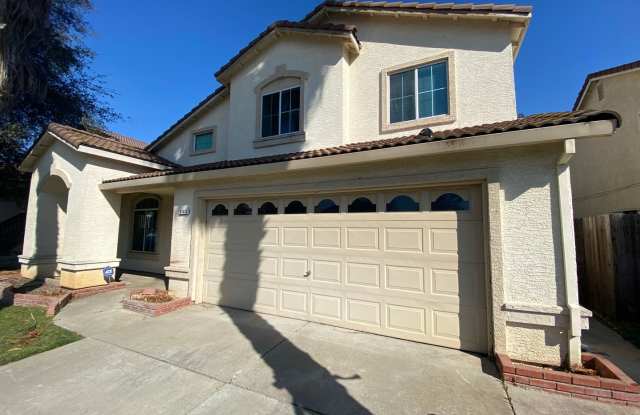 Spacious Home with a Pool  Hot Tub! - 9143 Bungalow Way, Elk Grove, CA 95758